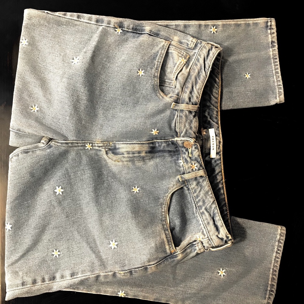 Junior Raining Daisy Mom jeans